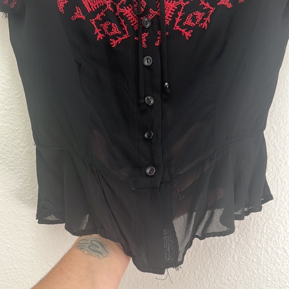 Super cute and flattering see through blouse - Picture 6 of 6